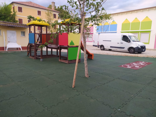 Pavimentazione antitrauma in gomma sbr