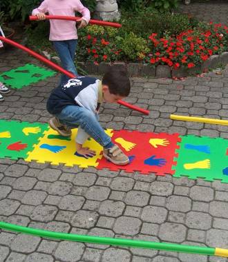 percorso per bambini su tappeto